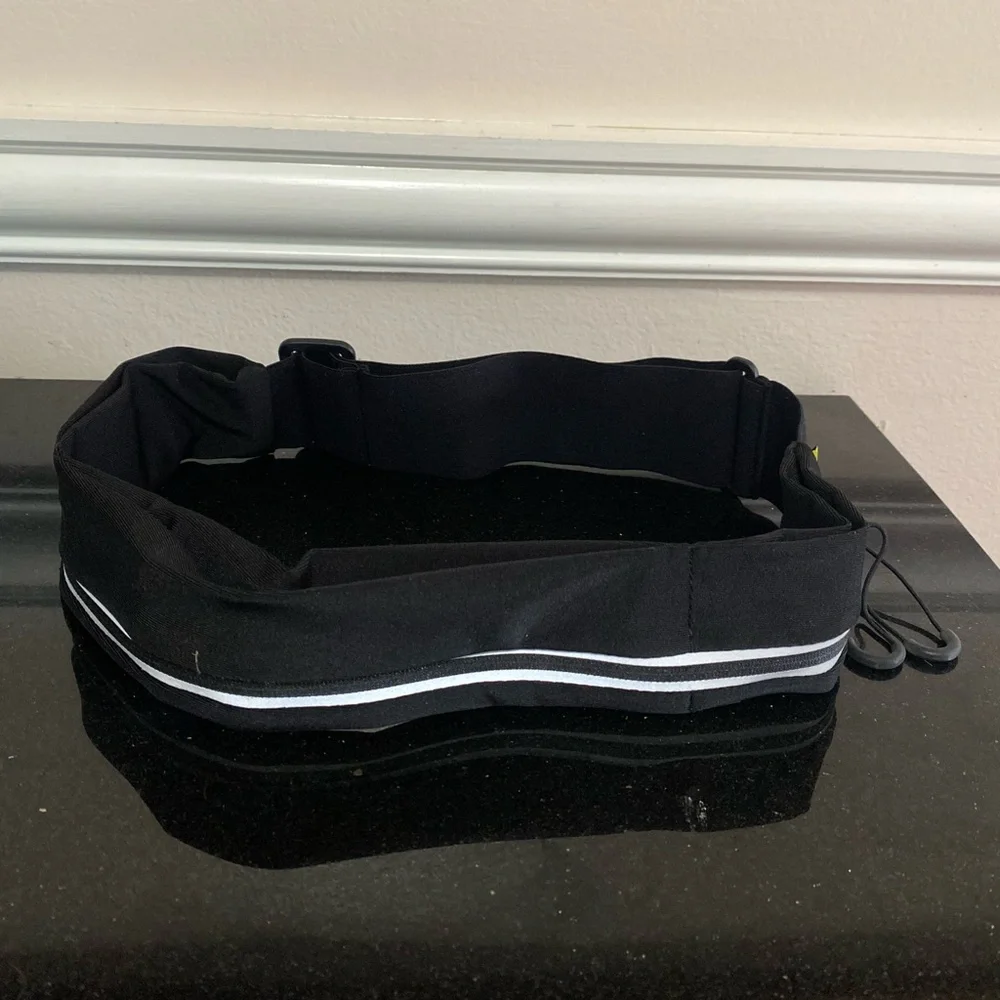 Belkin belt for iPhones / accessories